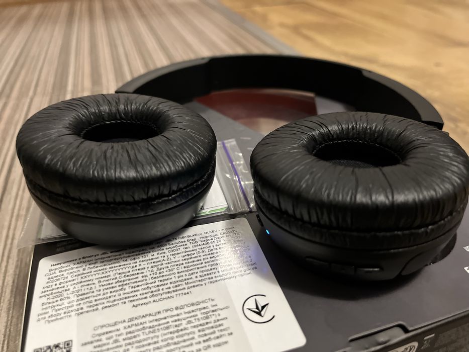 Безпровідні навушники JBL