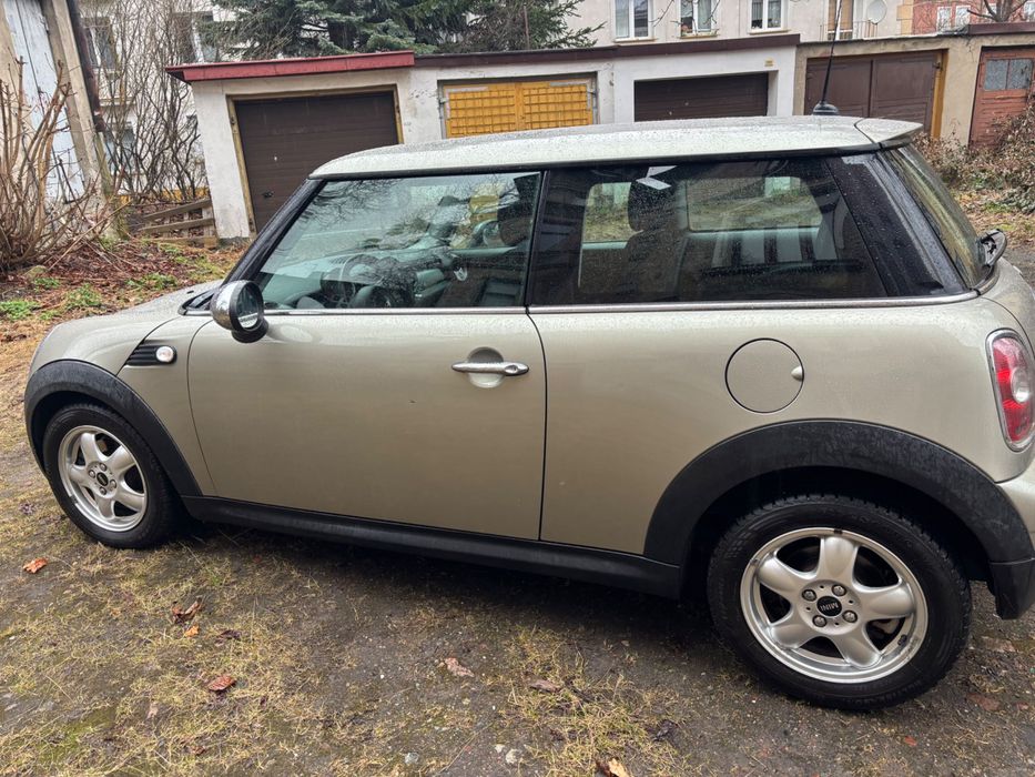 Samochód marki MINI