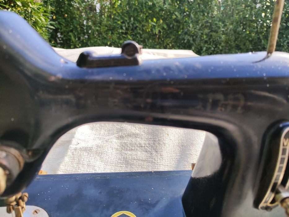 2 máquinas de costura antigas