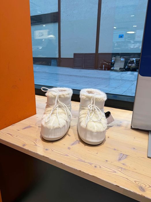 Кроссовки Moon Boot