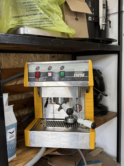 Професійна кавомашина nuova simonelli однопостовп
