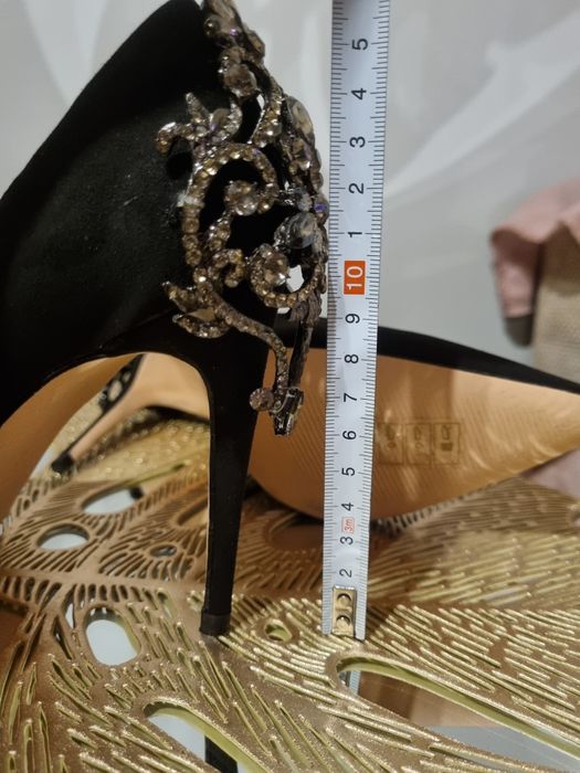 Nowe przepiękne szpilki reserved