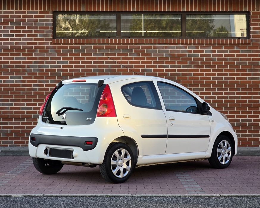 Peugeot 107 1.0 Urban  |  AR CONDICIONADO