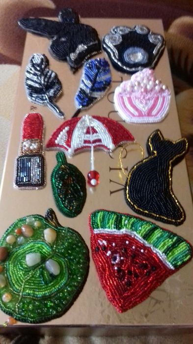 Продам брошь из бисера