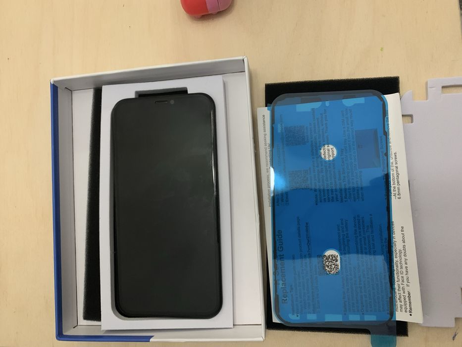 Дисплей для iPhone 11, чорний, з рамкою, Оригінал 100%