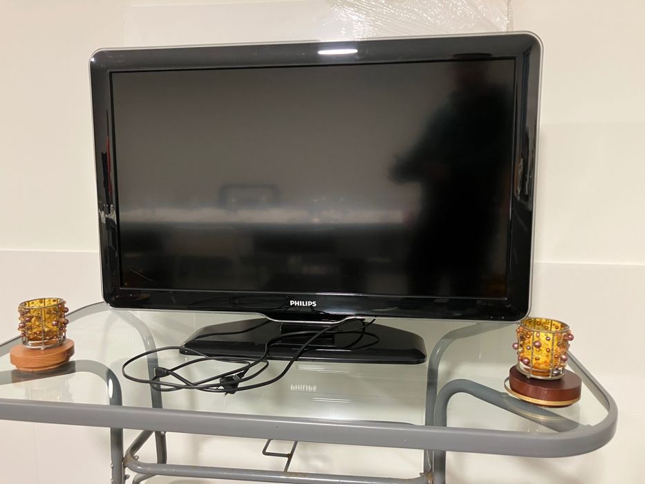 Televisão PHILIPS Full HD 94cm (37”)