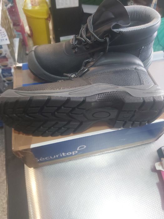 Vendo botas de segurança