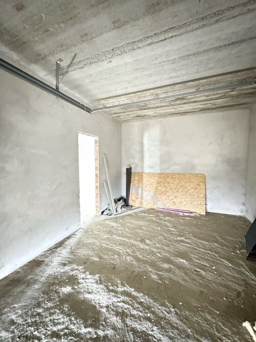 Продаж Таунхауса 140 м2 з гаражем, комунікаціями та закритими дворами!