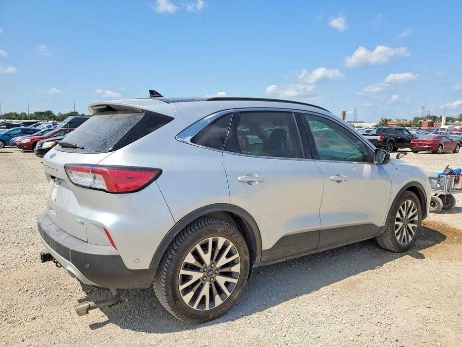 Ford Escape 2020 /