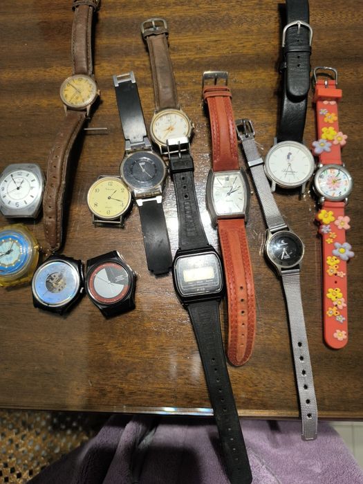 Venda de relógios antigos de várias marcas,