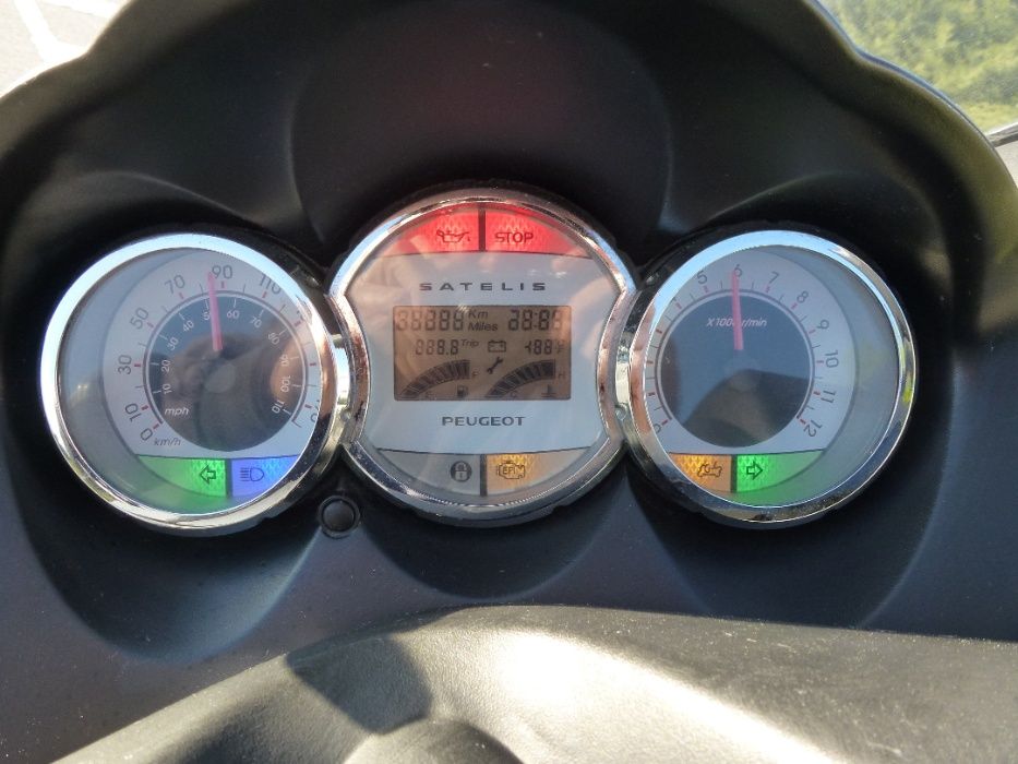 Peugeot Satelis 500 cc. Motor Piaggio. Financiamento