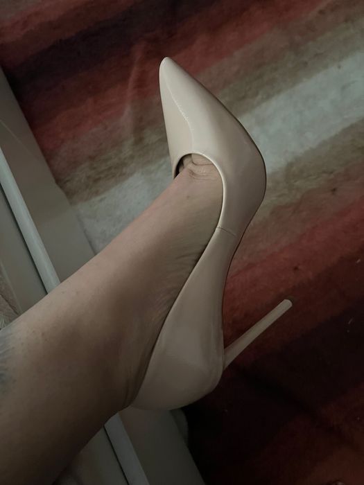 Salto alto preto seaside