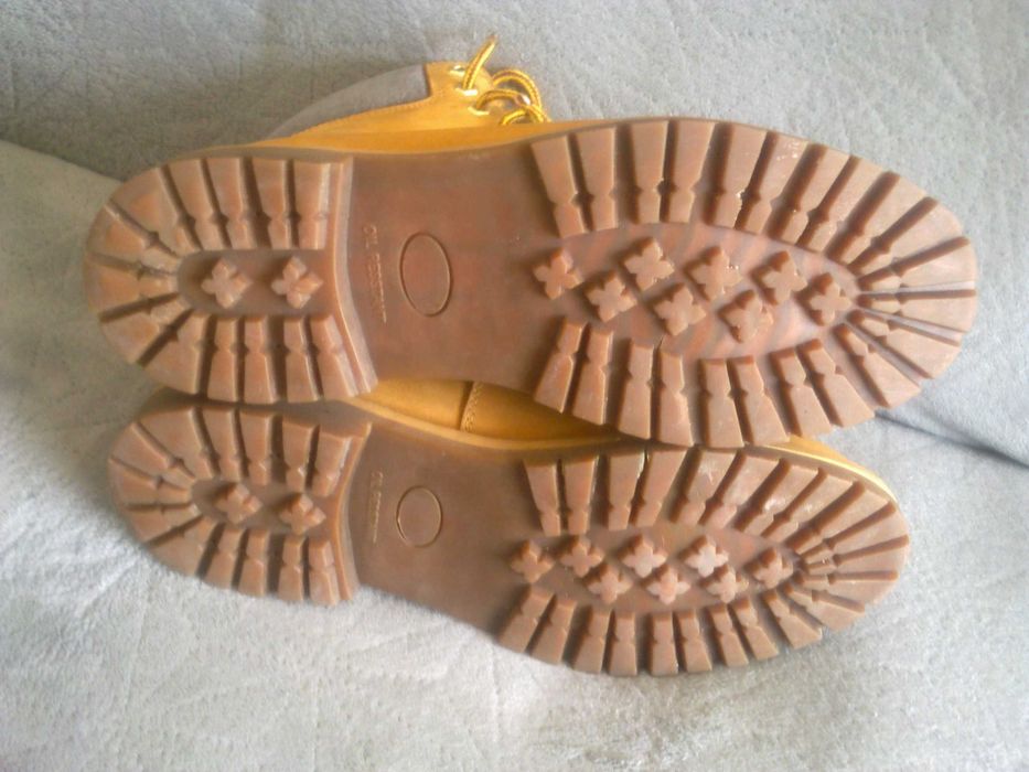 Używane buty trekkingowe.