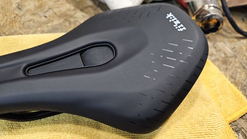 Siodło fizik terra ridon x5 145mm