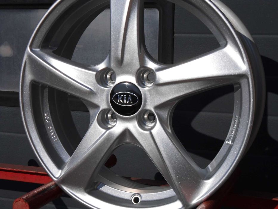 Felgi aluminiowe RC Design 16 4x100 Kia Rio Stonic