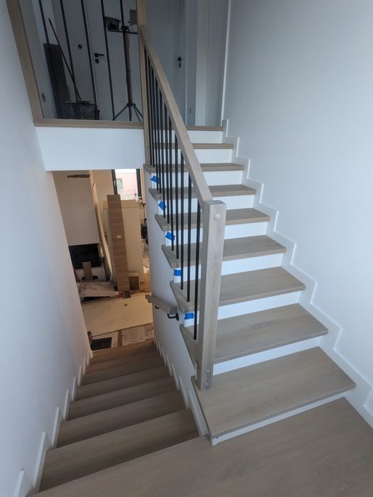 Schody drewniane balustrady producent