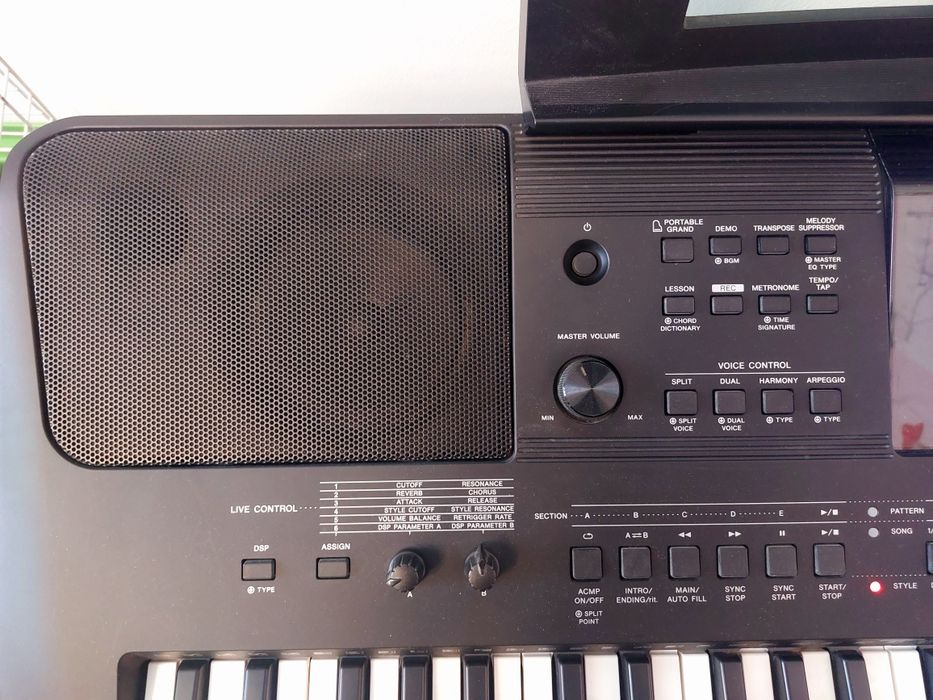 Keyboard Yamaha PSR E453