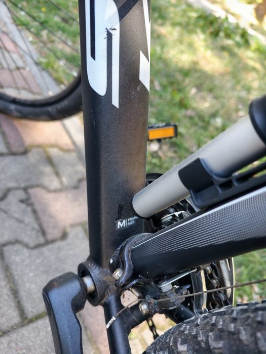 "Sprzedam świetny rower górski! Idealny do lasu i na miasto!"]