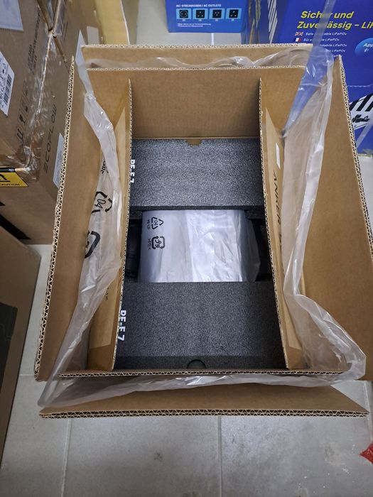 Батареї Anker Solix BP1000 нові