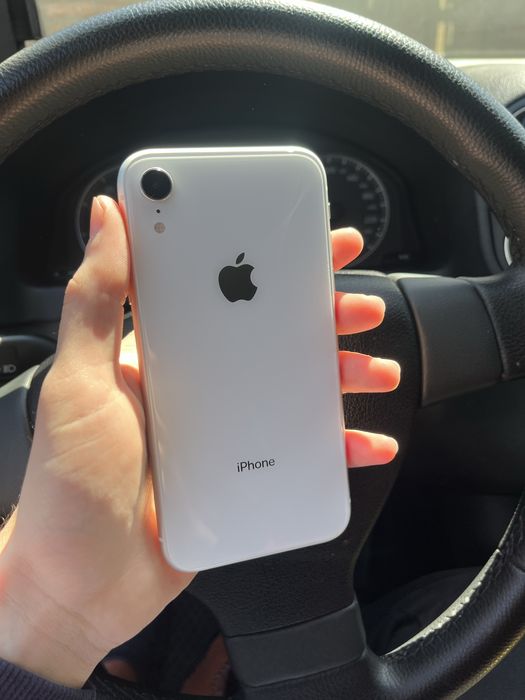 Продам Iphone Xr (айфон хр)