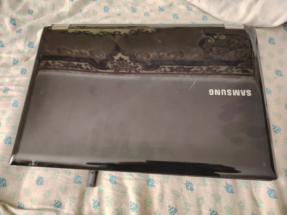 ноутбук samsung rf510 в ідеальному стані по частинам