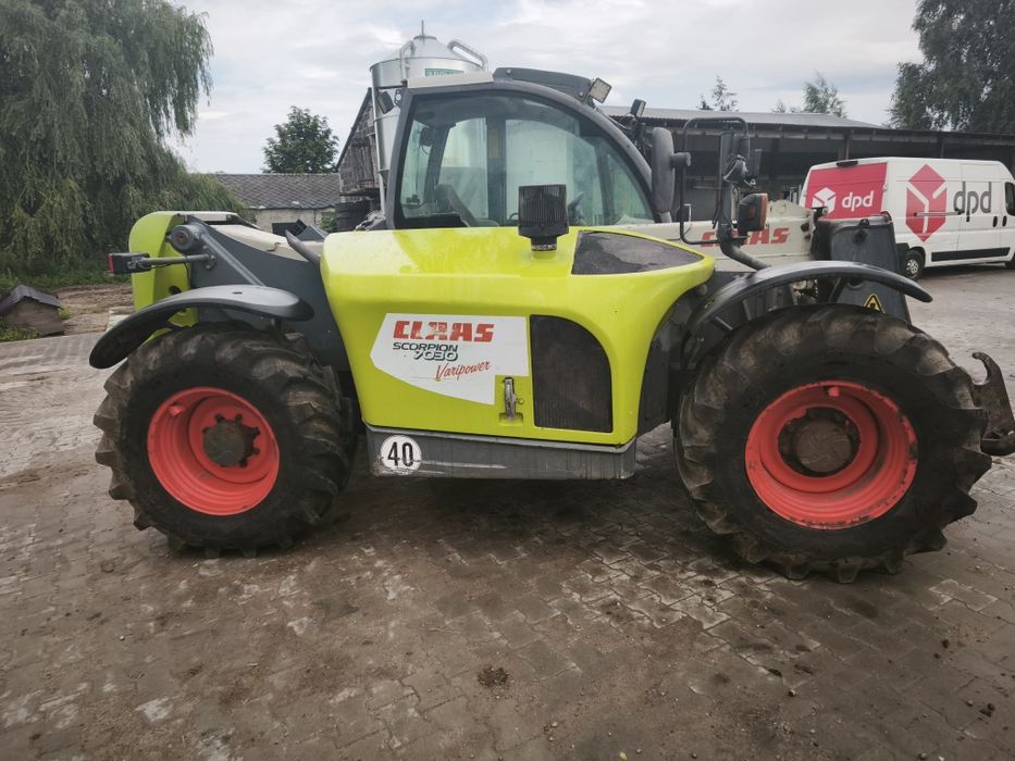 CLAAS Scorpions 7030