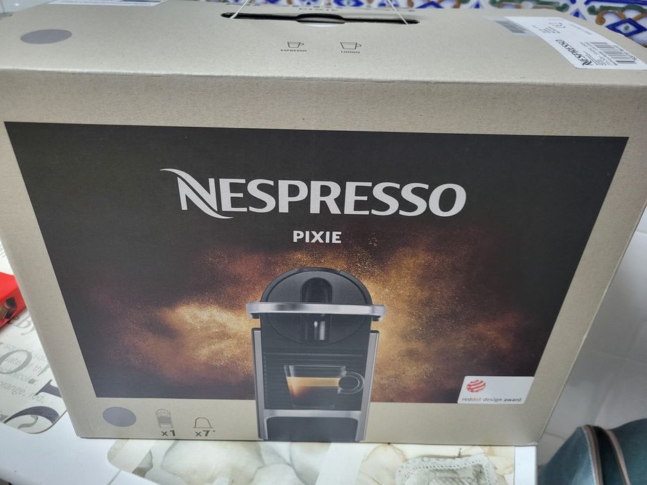 Maquina de cafe nesspresso pixie