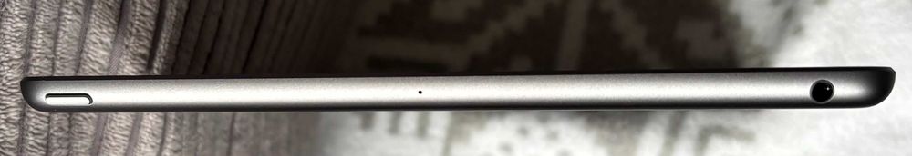 Tablet Apple iPad 7 32GB + Kabel