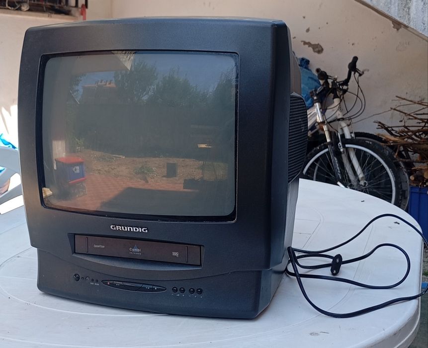 Televisão a cores Grundig
