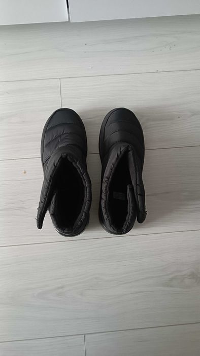 Продам  жіночі  зимові чобітки