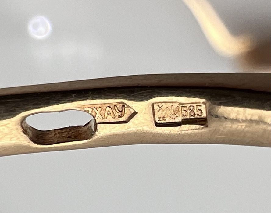 Золотые серьги с жемчугом