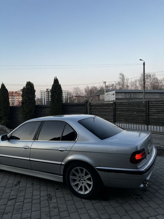 BMW 740i 1998 Газ/бенз