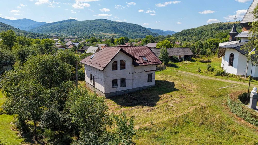 Будинок у Карпатах | 157 м², 8 соток | Панорамні краєвиди | Вигідна інвестиція