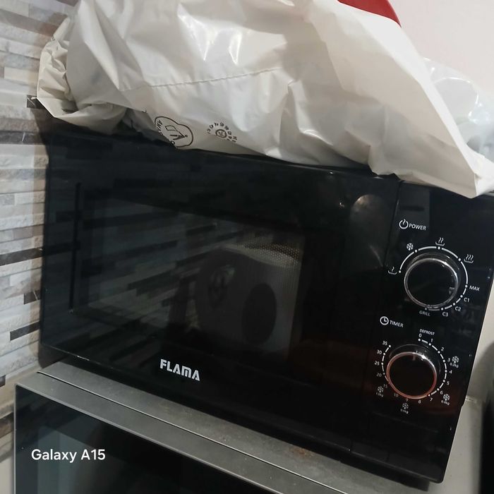 Vendo micro-ondas semi novo preto