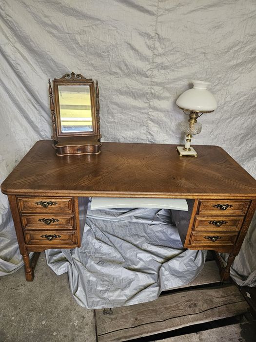 Sprzedam  dębowe biurko