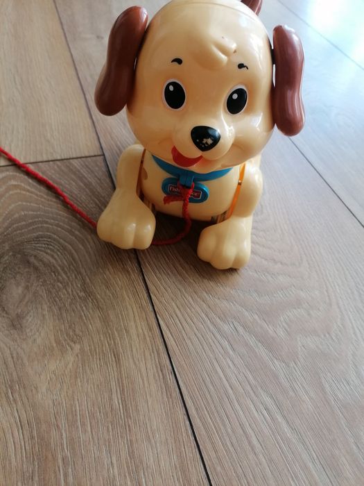Piesek Fisher price do ciągania