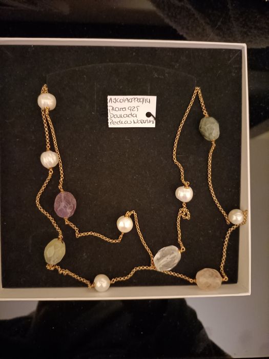 Colar em prata 925 dourada com pedras naturais