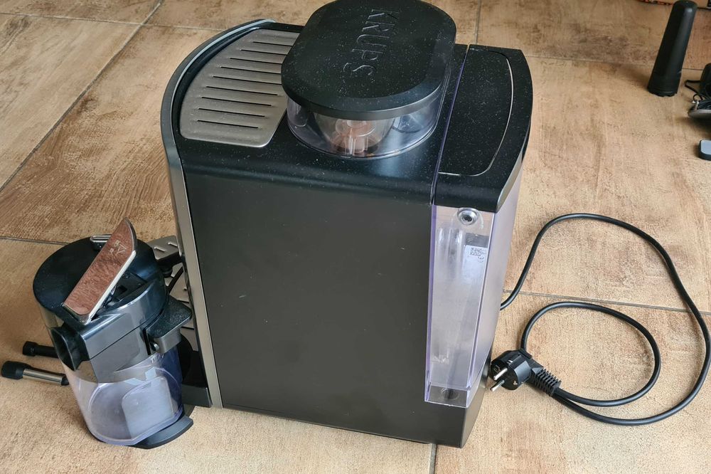 Ekspres Krups EA860e10   Quattro Force