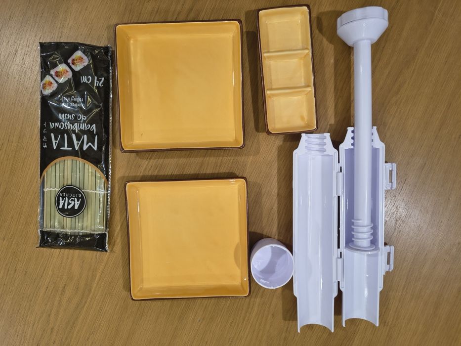 Maszynka do robienia sushi + mata + miseczki