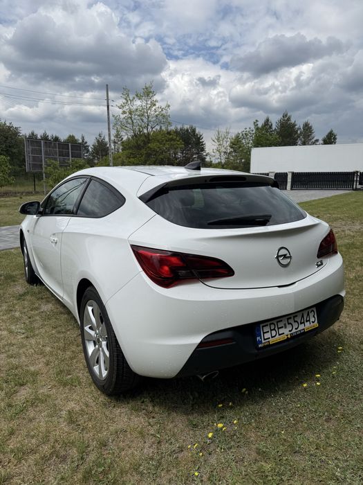 Opel astra J GTC 1,4T 140km