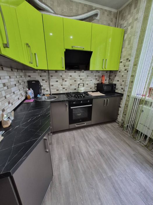 Продам ПРОСТОРУ 3 х кімн квартиру ЦЕНТР ,  вул. Г. України