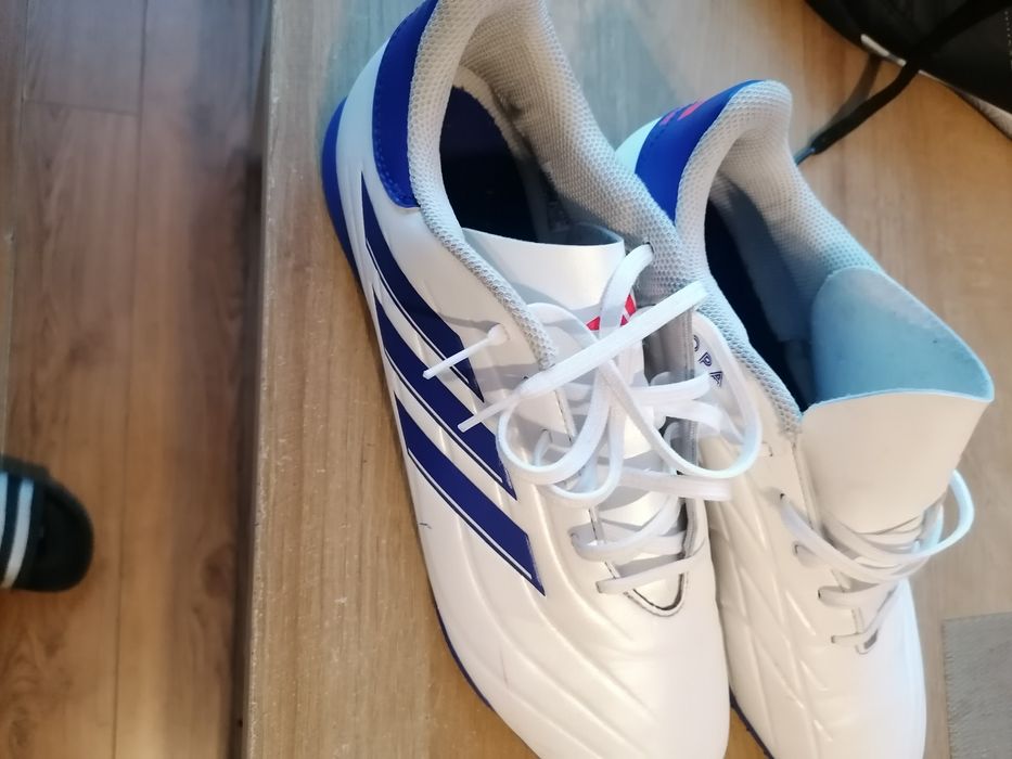 Buty sportowe młodzieżowe