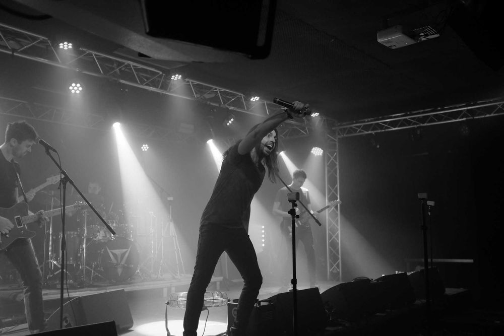 Lekcje ŚPIEW nauka gry na PIANINIE GITARZE BASIE Ukulele zajęcia WOKAL