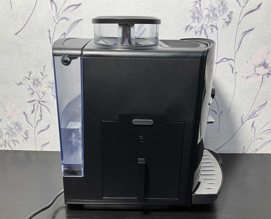 Кавомашина Krups EA82 — автоматична, зернова, для дому / офісу