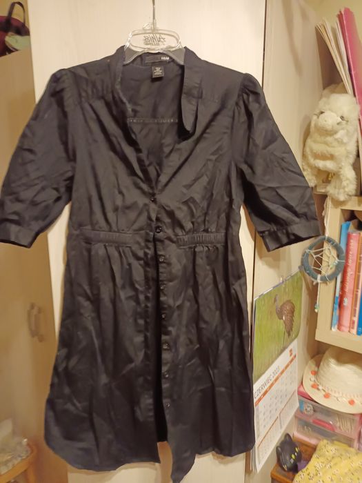 Koszula czarna z rękawkiem.