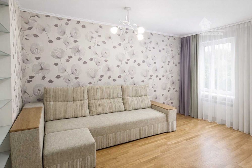 Київ. Будинок 250 кв. Теплий басейн, сауна, генератор.