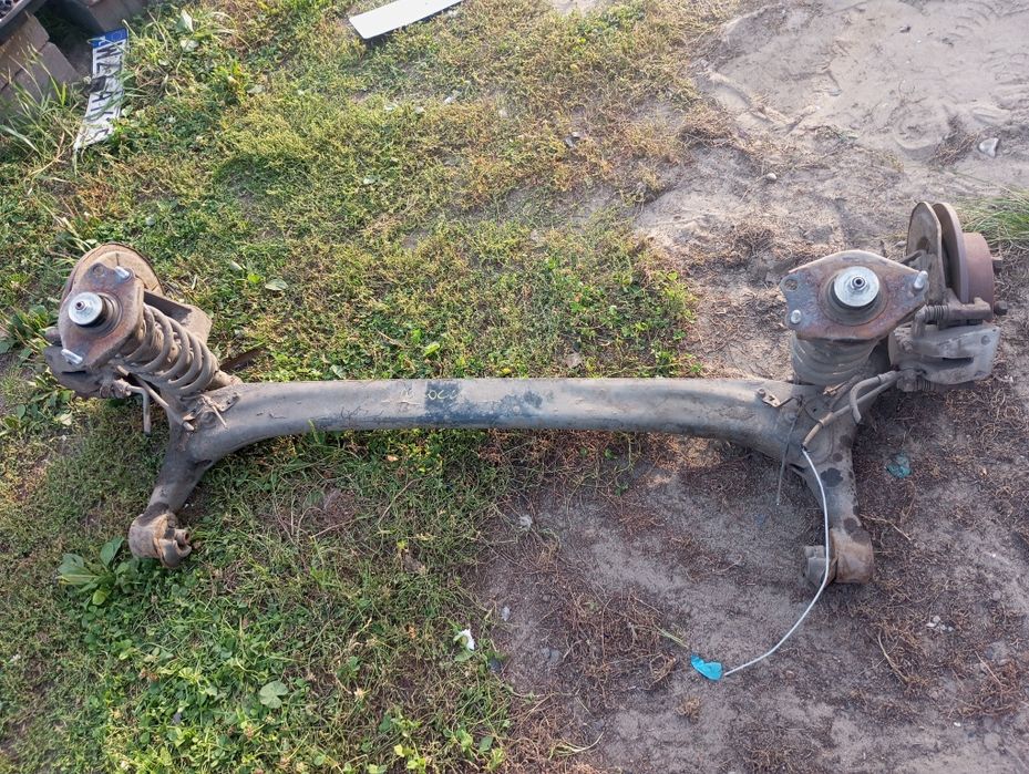 belka zawieszenia tył corolla e12 verso  2005