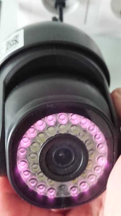 Câmara de segurança esférica Wi-Fi (PTZ, 360º) – exterior ou interior