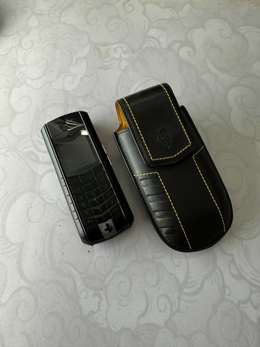 Vertu Ascent Black