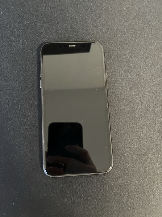 Iphone 11 z etui kondycja okolo 90%